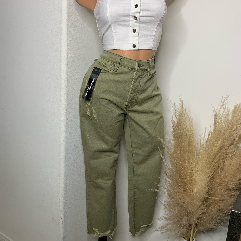 New Woman’s Simple Society Green Distressed Jeans Sz.9